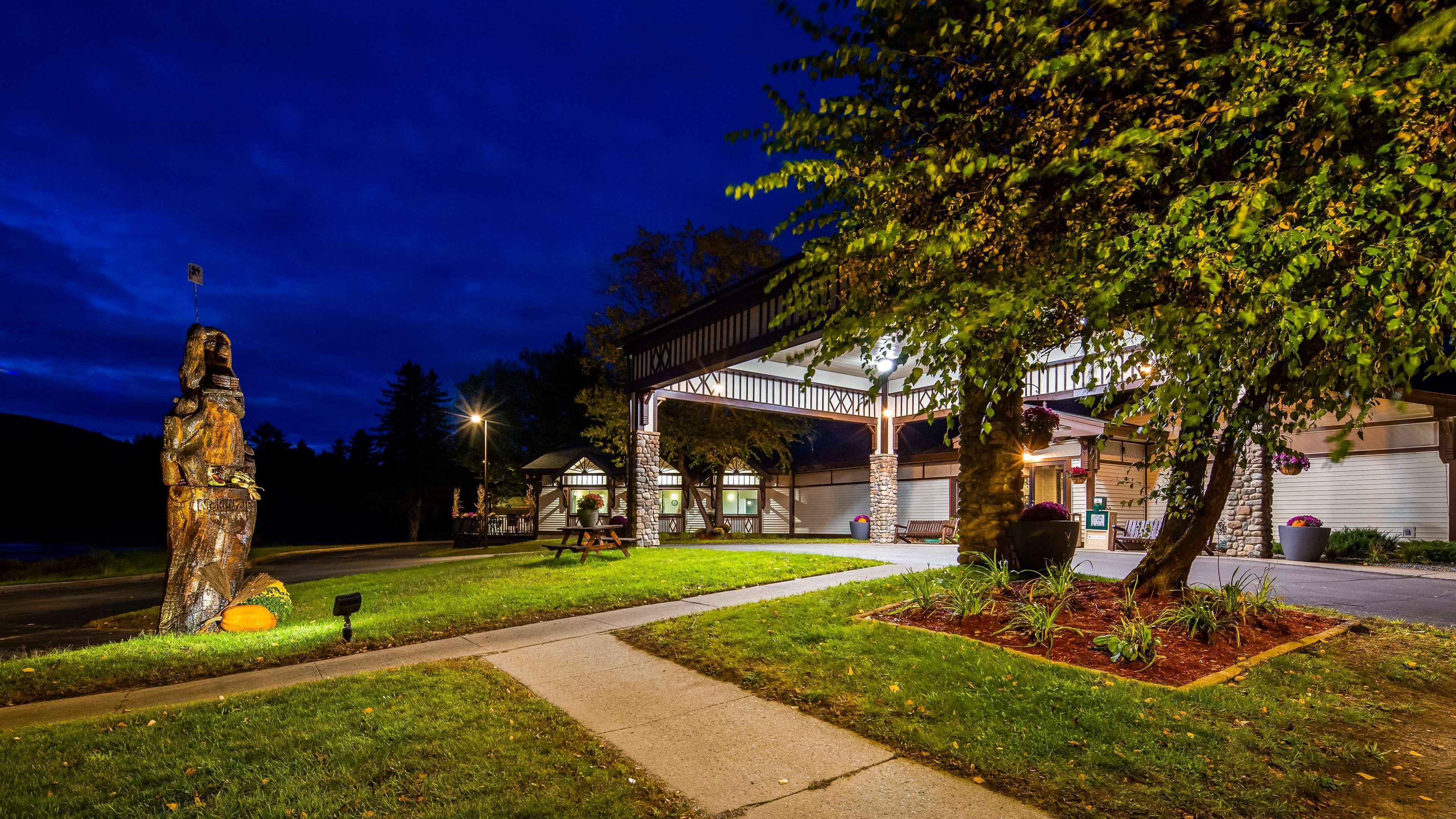 Best Western Saranac Lake Εξωτερικό φωτογραφία