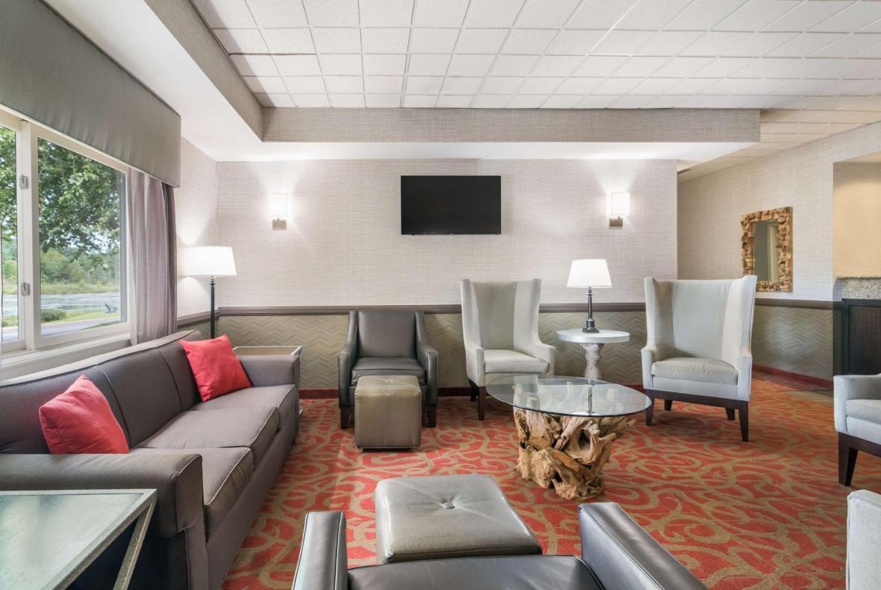 Best Western Saranac Lake Εξωτερικό φωτογραφία