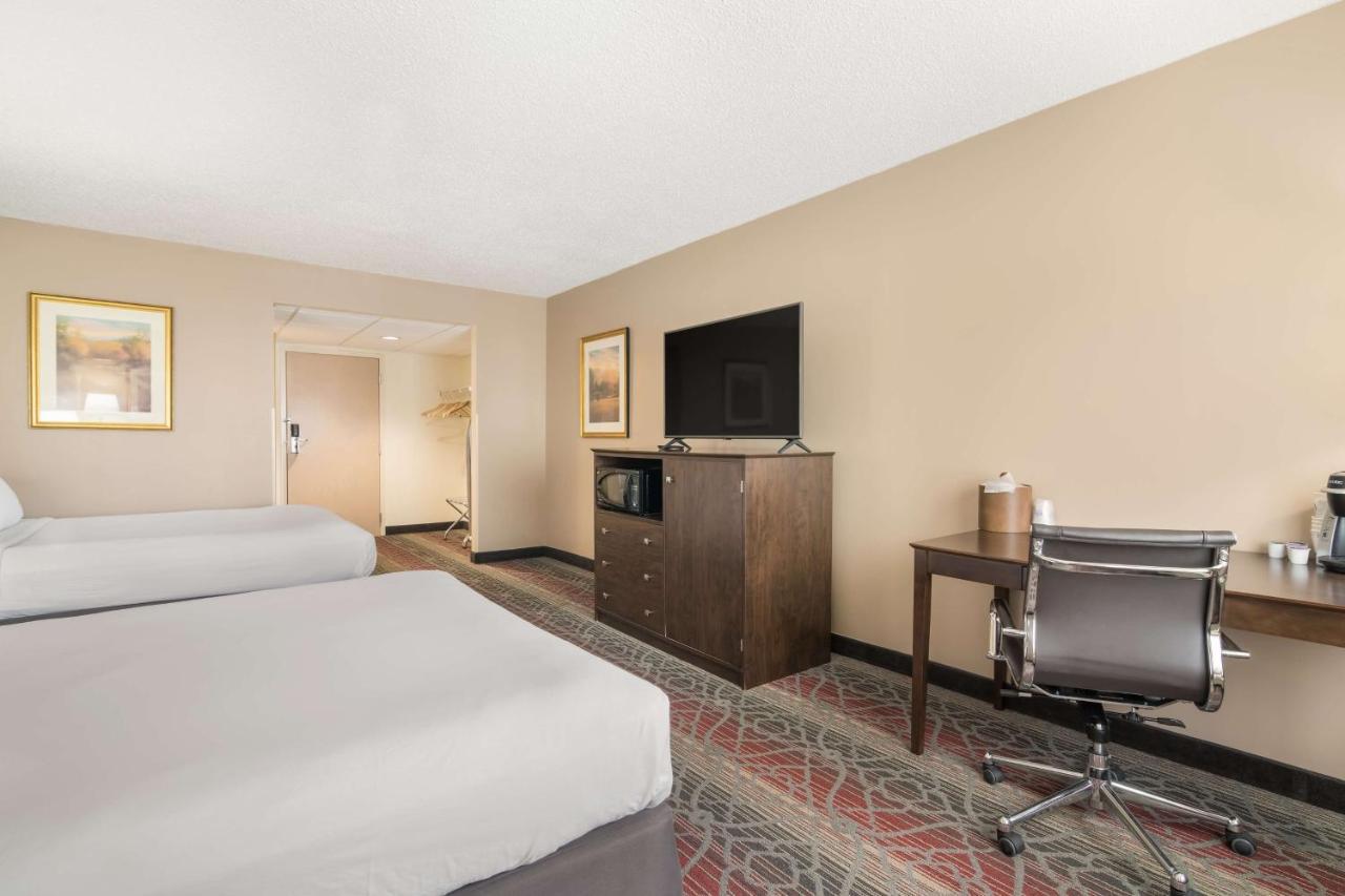 Best Western Saranac Lake Εξωτερικό φωτογραφία