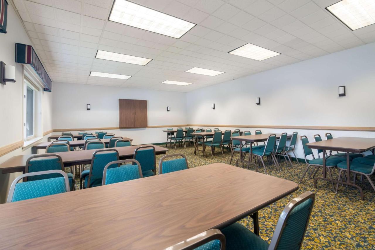 Best Western Saranac Lake Εξωτερικό φωτογραφία
