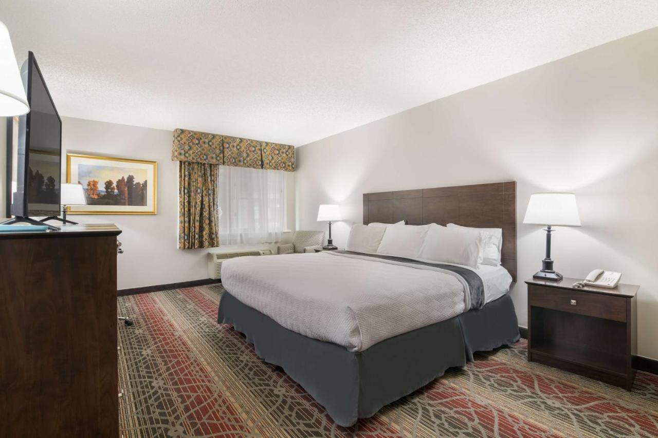 Best Western Saranac Lake Εξωτερικό φωτογραφία