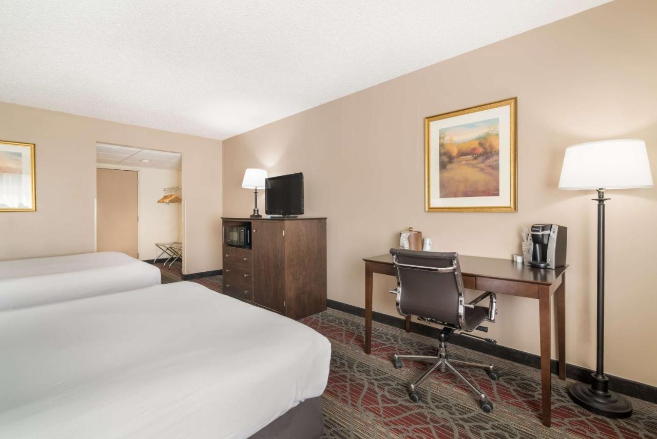 Best Western Saranac Lake Εξωτερικό φωτογραφία