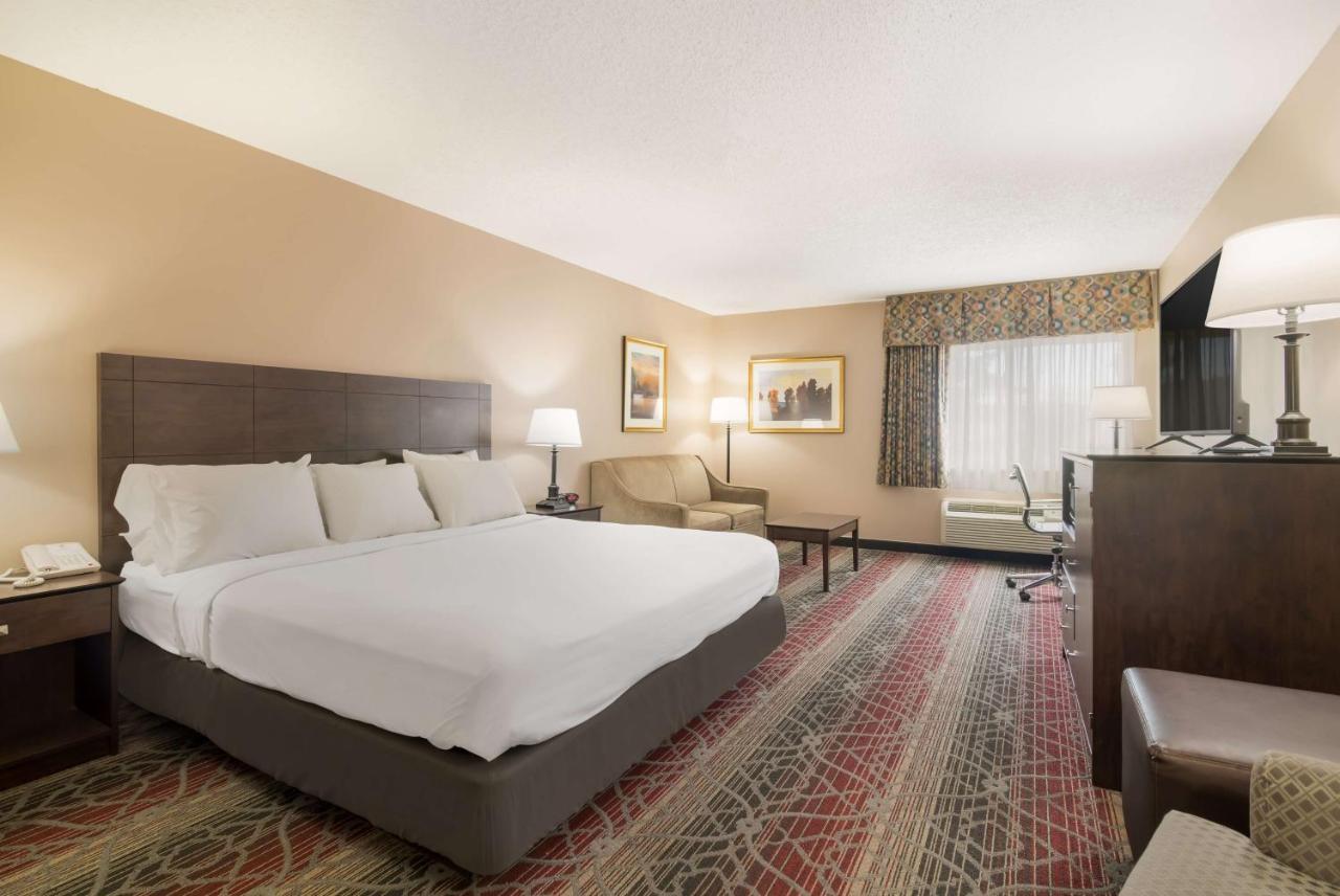 Best Western Saranac Lake Εξωτερικό φωτογραφία