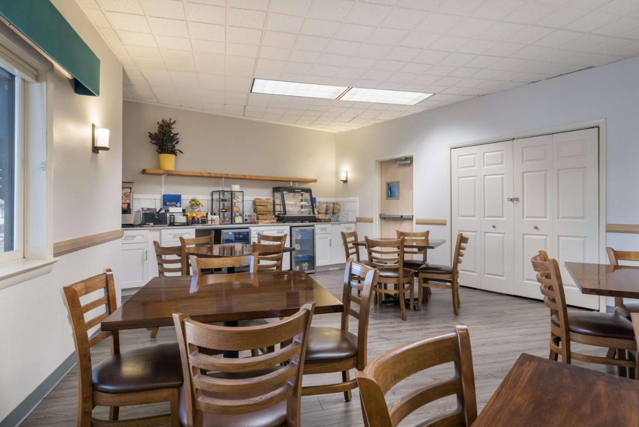 Best Western Saranac Lake Εξωτερικό φωτογραφία